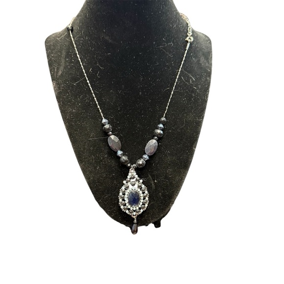 Avon midnight blue NIB Vintage-Inspired Silver and Blue Filigree Necklace 2006 - Picture 1 of 6